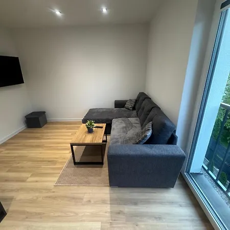 Maksa * أوسترودا